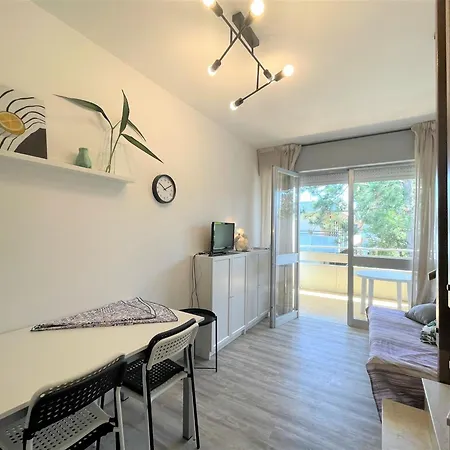 Bright Duplex Near Lägenhet *