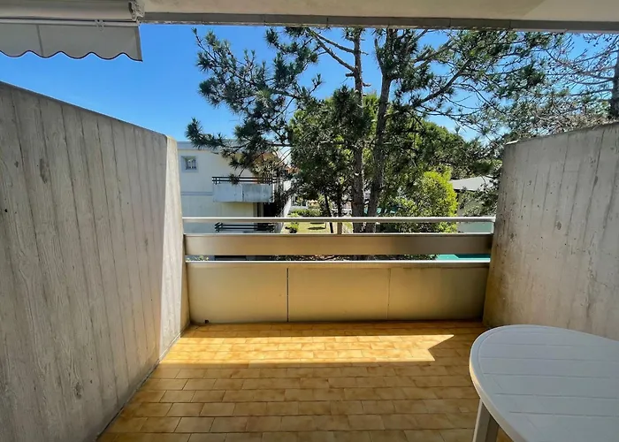 Διαμέρισμα Bright Duplex Near